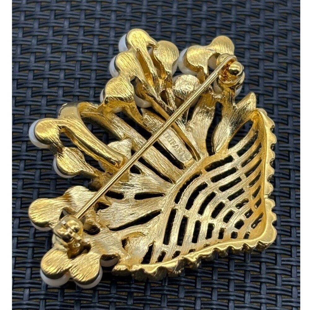 Trifari Gold-Tone Metal, Basket With Faux Pearl Flowers Brooch, Marked "Trifari" - Picture 6 of 8